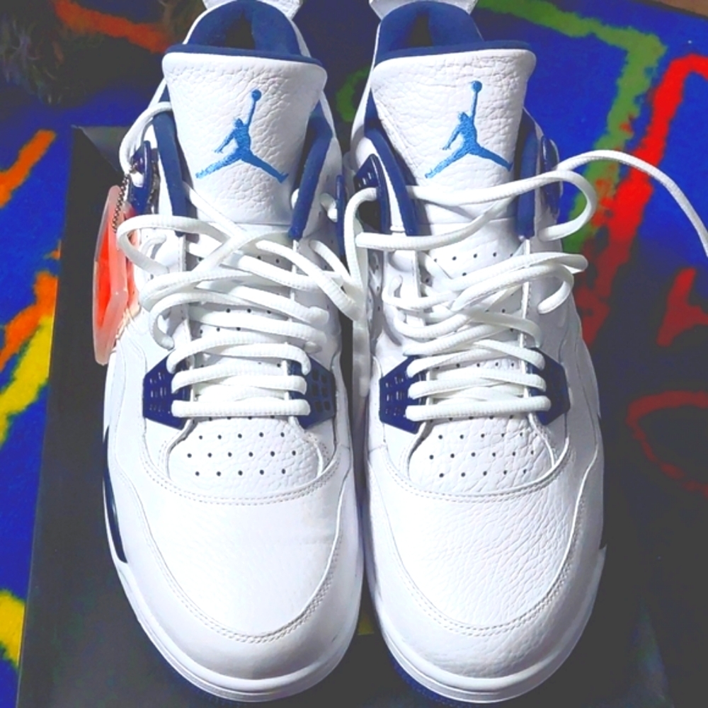 Jordan 4s